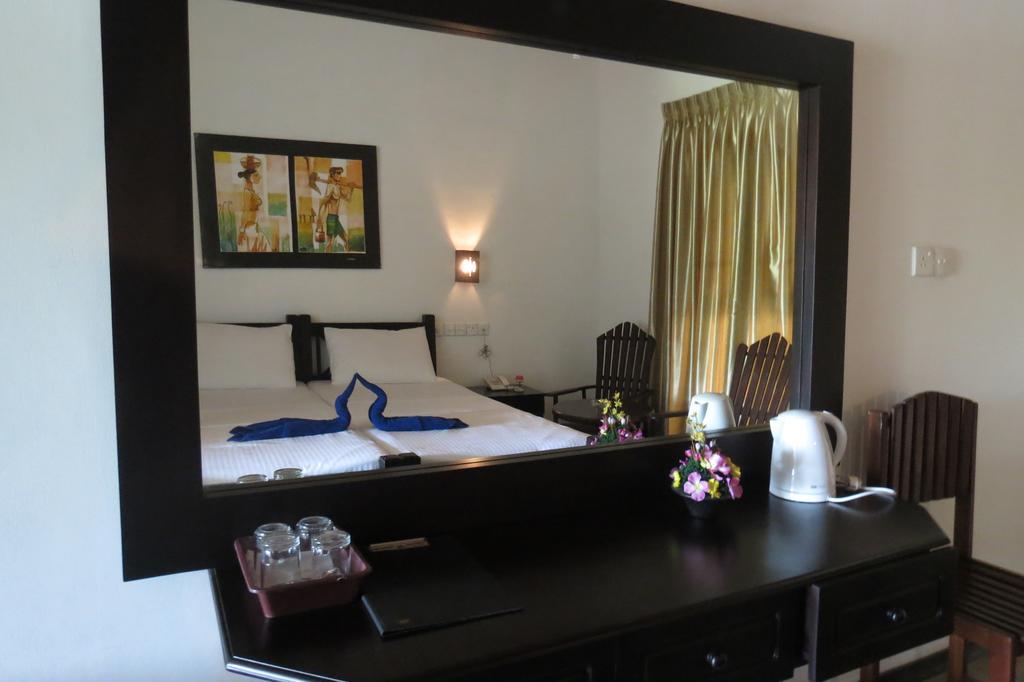 Scandinavia Hotel Hikkaduwa Quarto foto