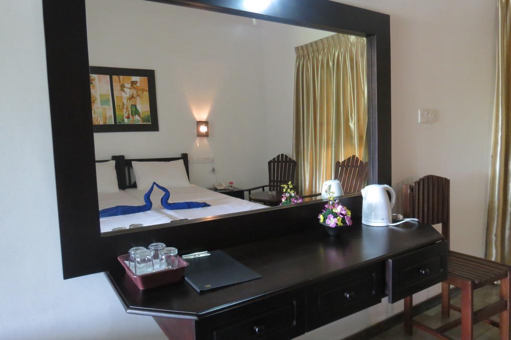 Scandinavia Hotel Hikkaduwa Quarto foto