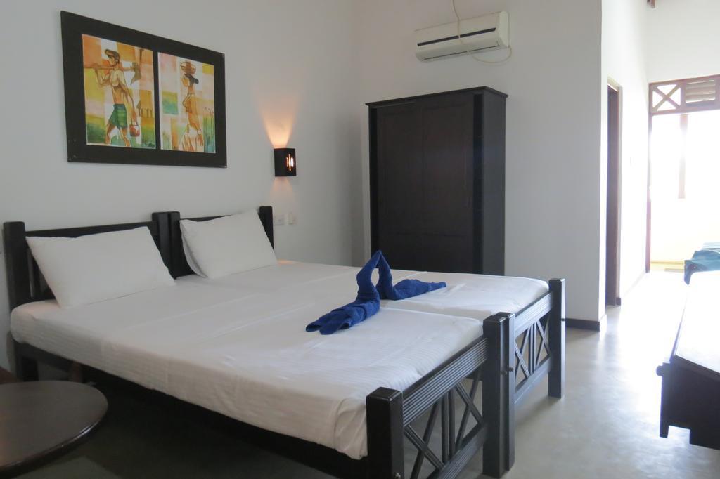 Scandinavia Hotel Hikkaduwa Quarto foto